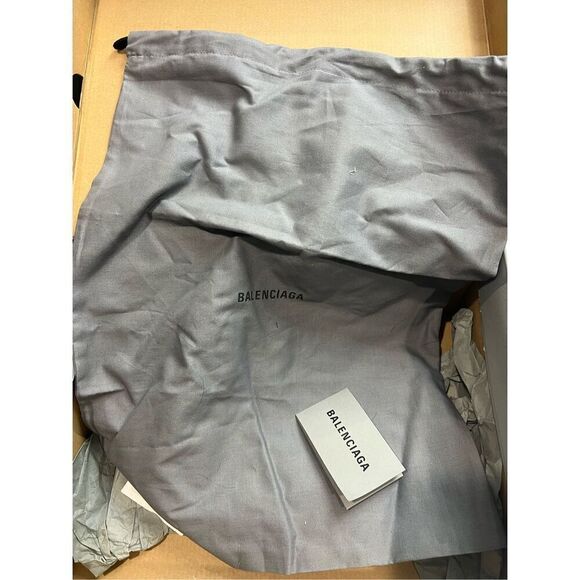 ✨CLOSET PURGE✨ Balenciaga triple s women’s sneaker EU36 US6 - Picture 5 of 11